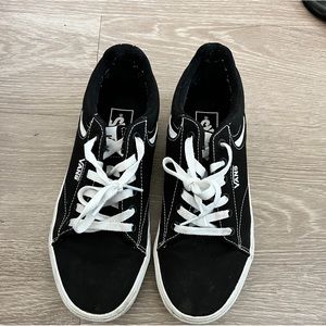 Vans black canvas shoes women’s size 8.5